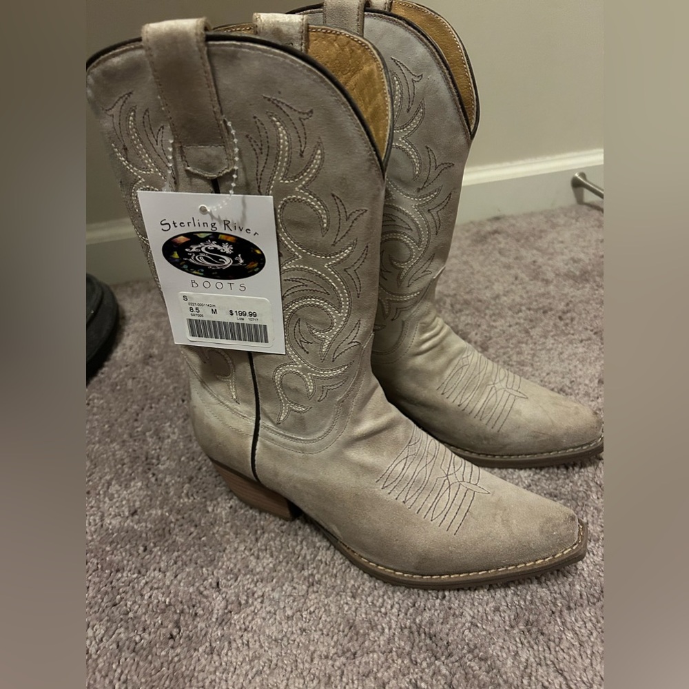 Brand new cowboy boots size 8.5